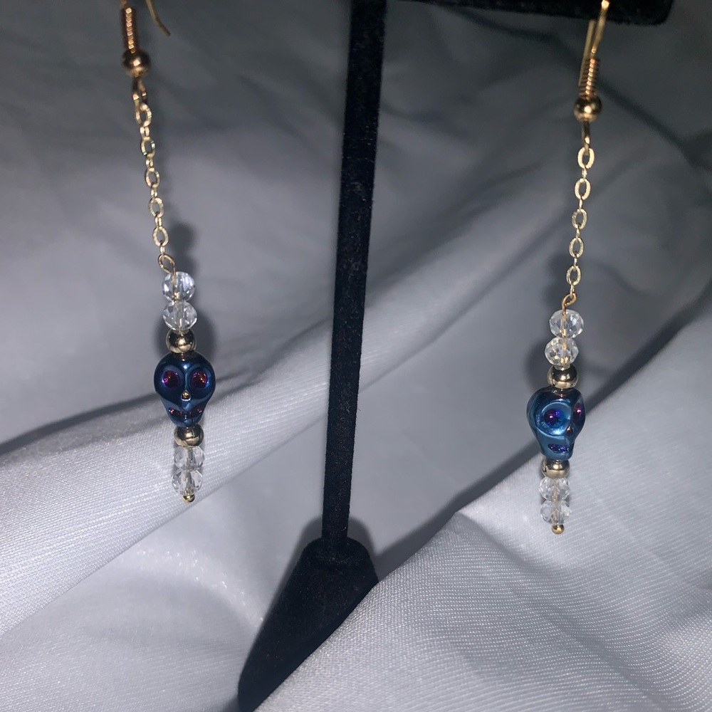 Dainty skull earrings